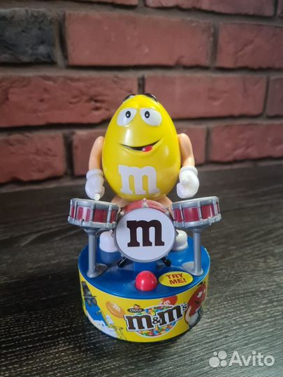 Диспенсер M&M’s