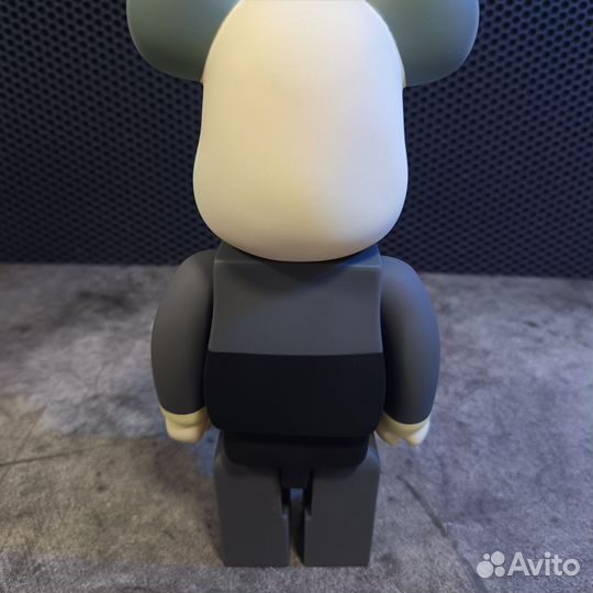 Коллекционная фигурка Bearbrick Kaws (28см)