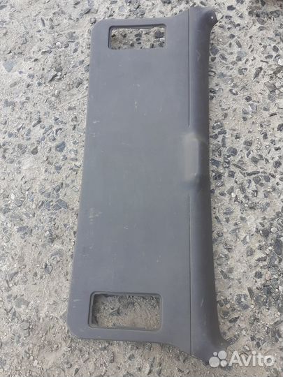 Обшивка задней крышки багажника на Тойота Королла