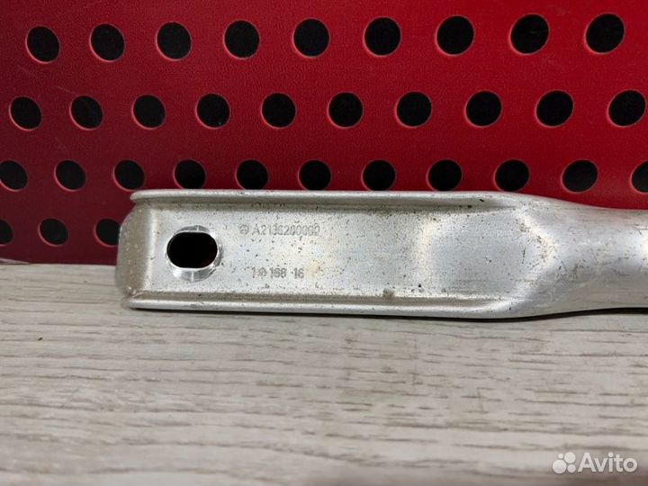 Распорка стоек Mercedes-Benz E-Class W213 2017