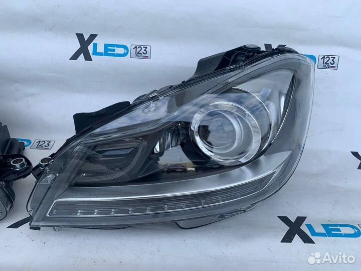 Фара левая правая Mercedes W204 рестайлинг ксенон
