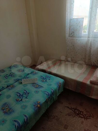 Комната 10 м² в 3-к., 2/2 эт.