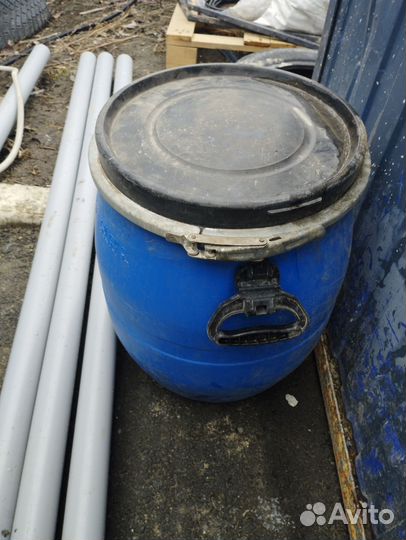 Бочка пластикова 48 литров