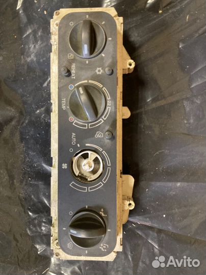 Блок управления климатом MAN TGA. 81619906061