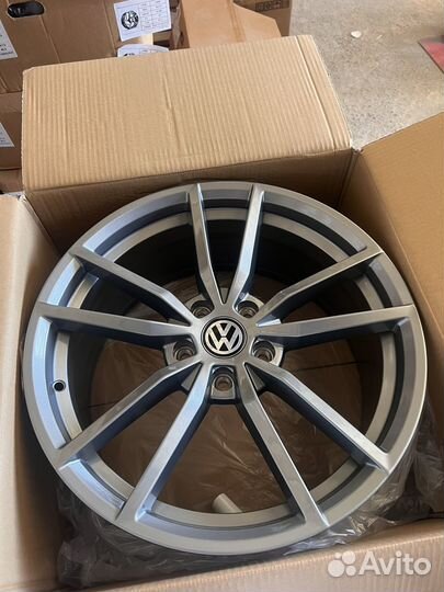 Диски R*17/5x100 Pretoria.VW Polo,Skoda Rapid