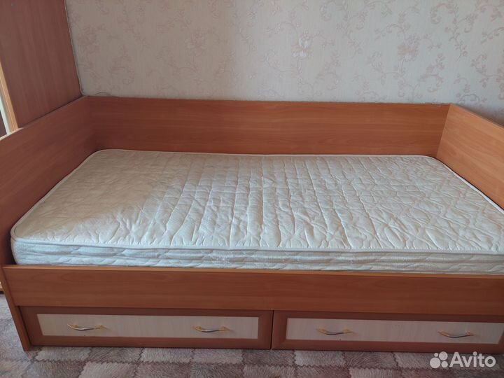 Спальный гарнитур в детскую