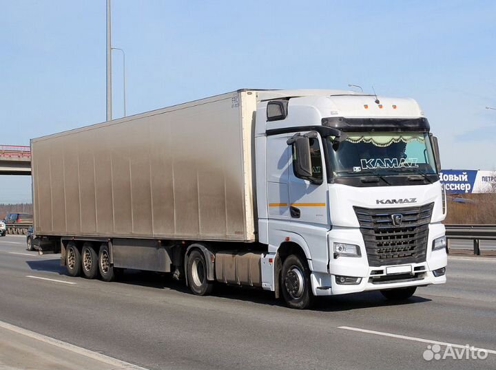 Водитель с категорией Е / Гражданство РФ