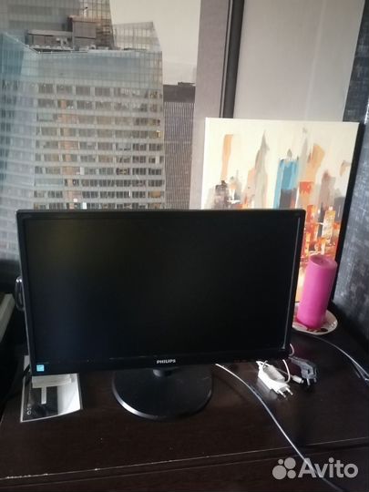 Монитор Philips