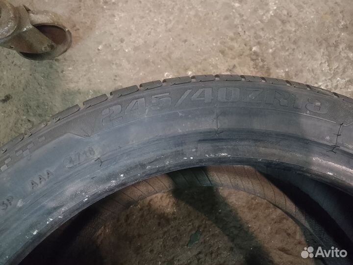 Royal Black Royal Performance 245/40 R18