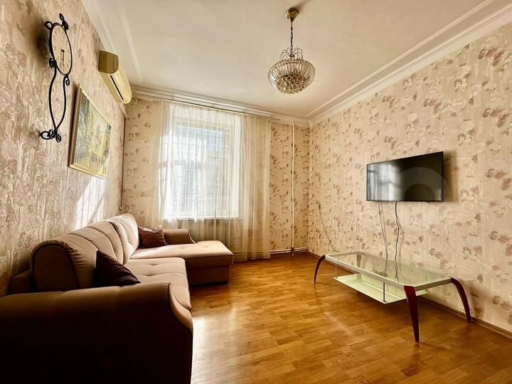 3-к. квартира, 90 м², 2/4 эт.