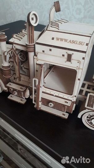 Деревянная сборная модель автомобиля