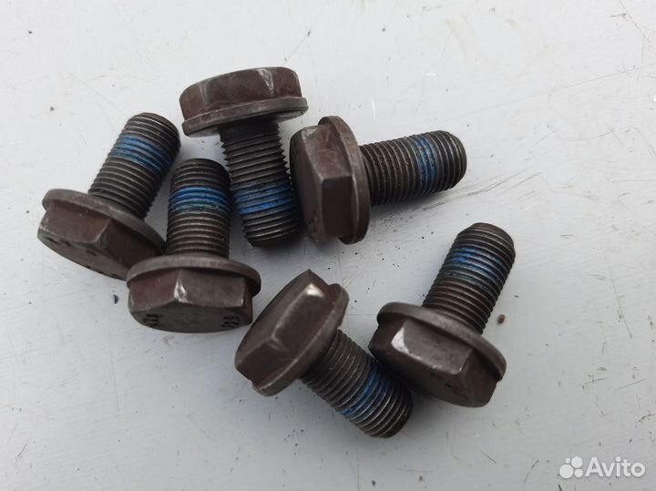Болты маховика Volkswagen Passat B3