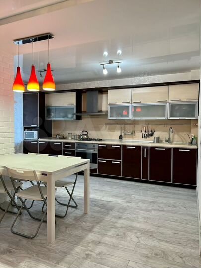 3-к. квартира, 94 м², 3/8 эт.