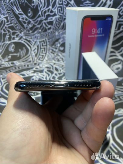 iPhone X, 64 ГБ
