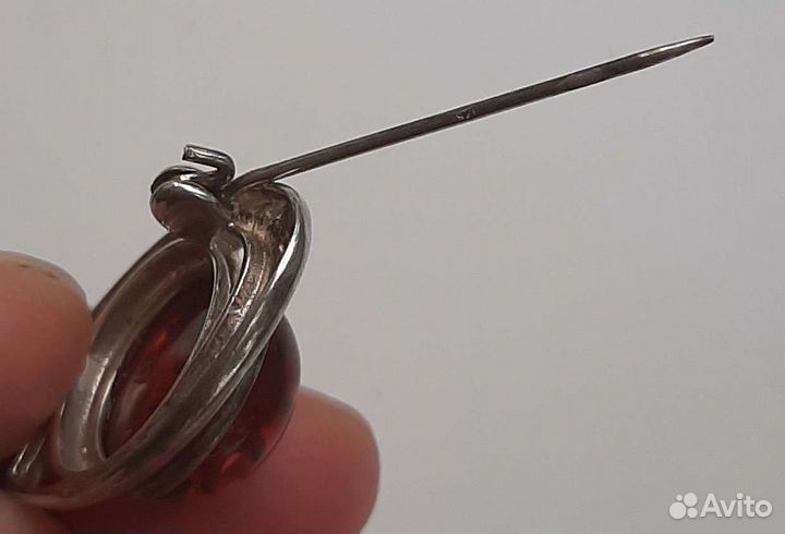 Брошь янтарь природный серебро 925пр.третий глаз