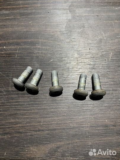 Болты заднего диска Harley-Davidson V-Rod 02-06