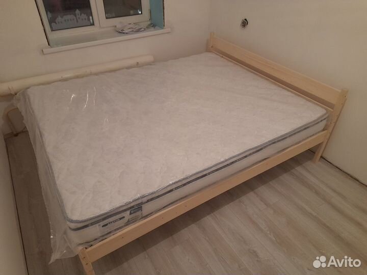 Кровать двуспальная из массива