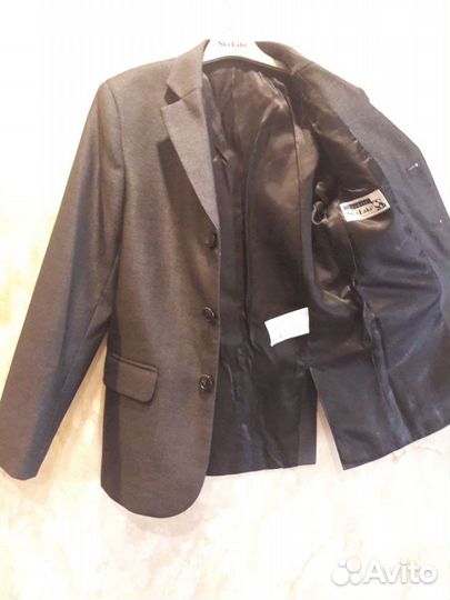 Школьный пиджак на мальчика серого цвета