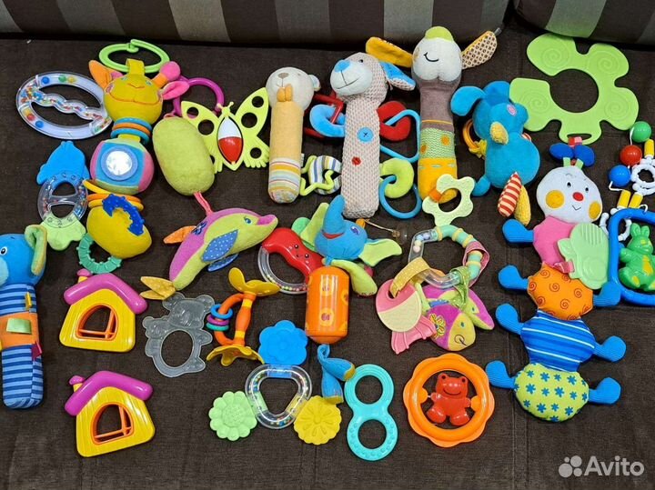 Развивающие игрушки,погремушки,грызунки