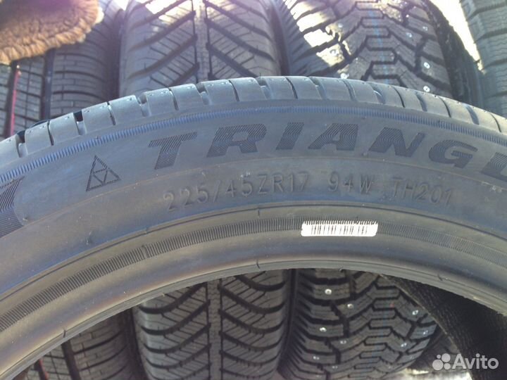 Triangle Sports TH201 225/45 R17