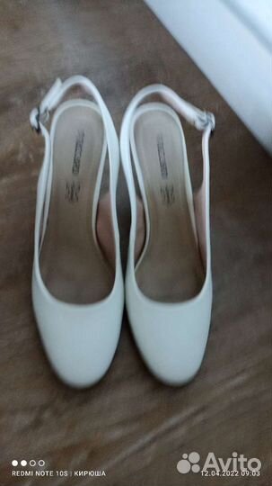 Туфли белые
