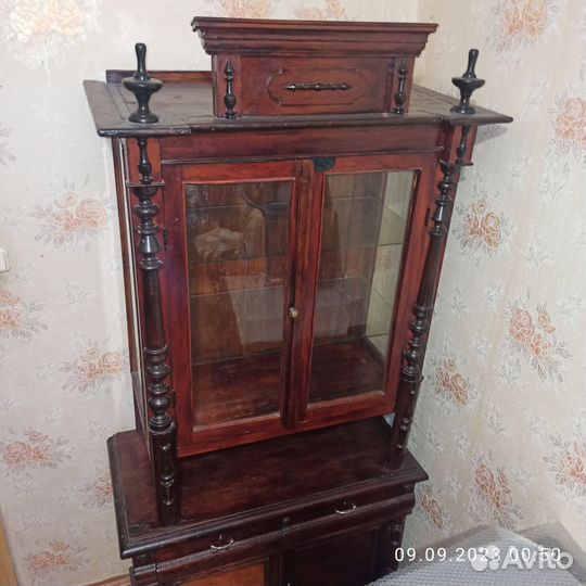 Старинный буфет