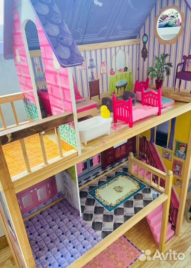 Большой кукольный домик
