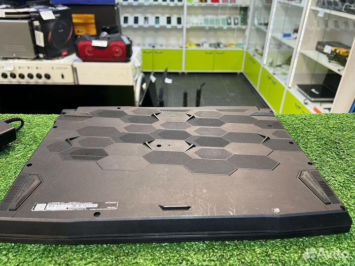 Ноутбук MSI Bravo 15 C7VF-039XRU