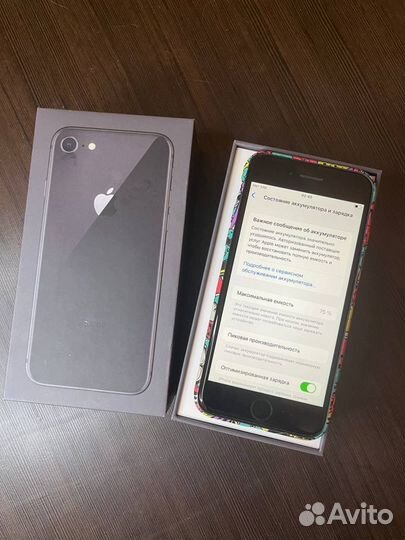 iPhone 8, 64 ГБ