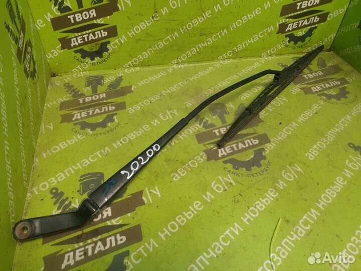 Поводок стеклоочистителя правый Volkswagen Golf 3
