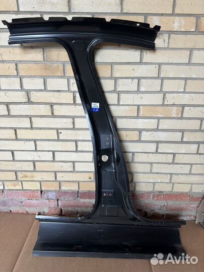 Средняя левая стойка Peugeot 407 9018.F9