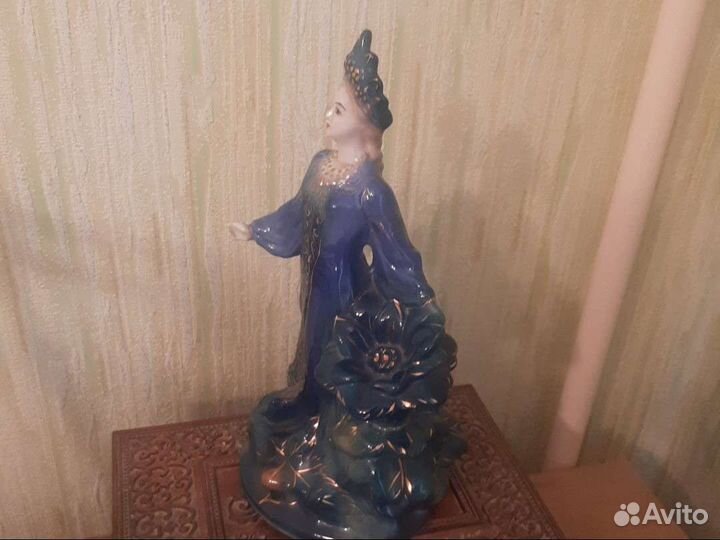 Статуэтка фарфор, Гжель, хозяйка медной горы