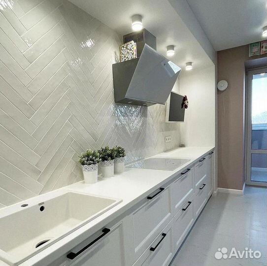 Кухня Белая угловая на заказ