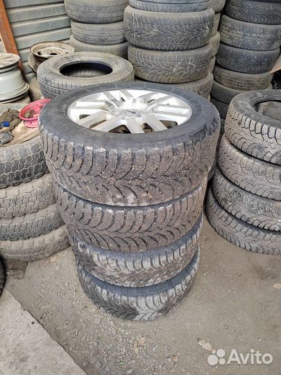 Bridgestone Blizzak Spike-01 255/55 R18 109