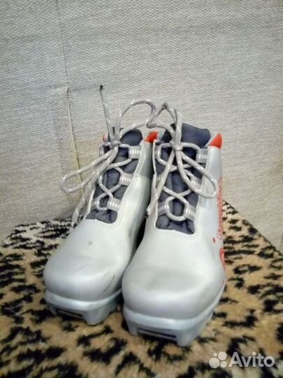 Лыжные ботинки детские 32р