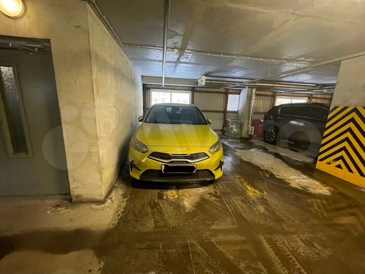 Машиноместо, 14 м²