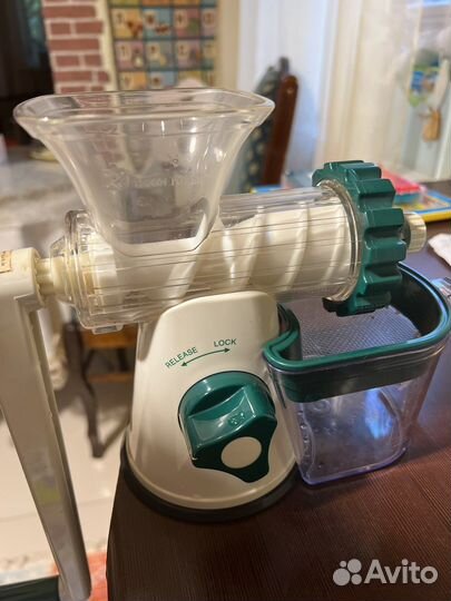 Соковыжималака ручная для зелени