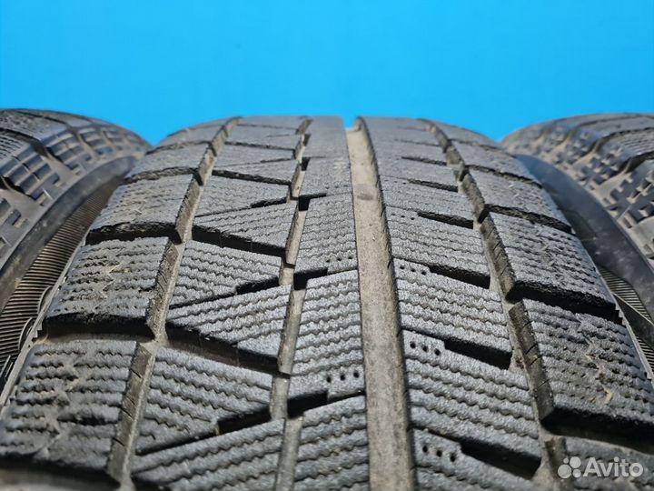 Bridgestone Blizzak Revo GZ 215/60 R17 96Q