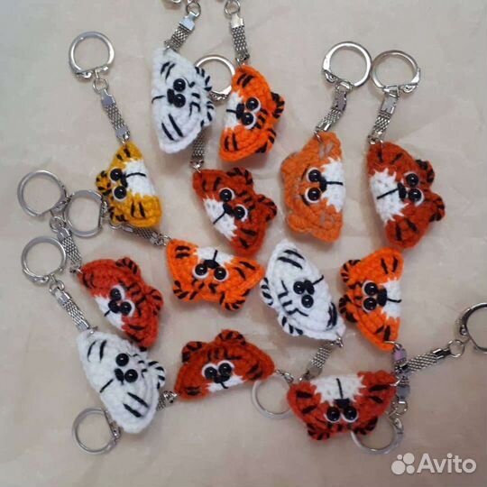 Вязаные брелоки тигры зайки лисички ручной работы