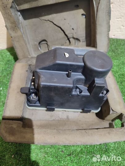 Компрессор центрального замка Mercedes w201 w124