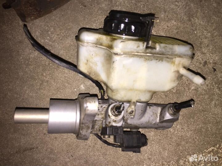 Главный тормозной цилиндр Шкода Октавия А5