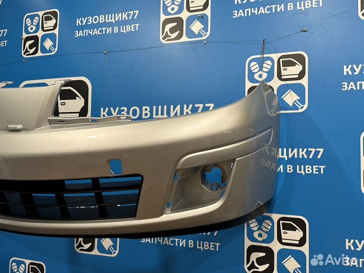 Бампер передний Nissan Tiida C11 Серебристый