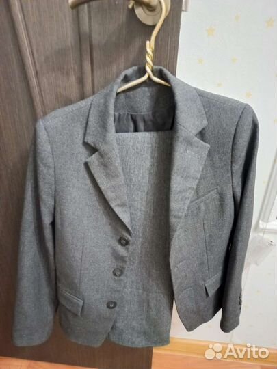 Школьный костюм для мальчика серый 140