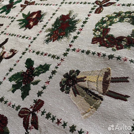 Новогодняя гобеленовая скатерть/салфетка Tukan