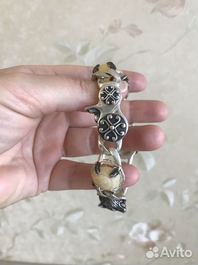 Продам новый стильный мужской браслет с янтарём