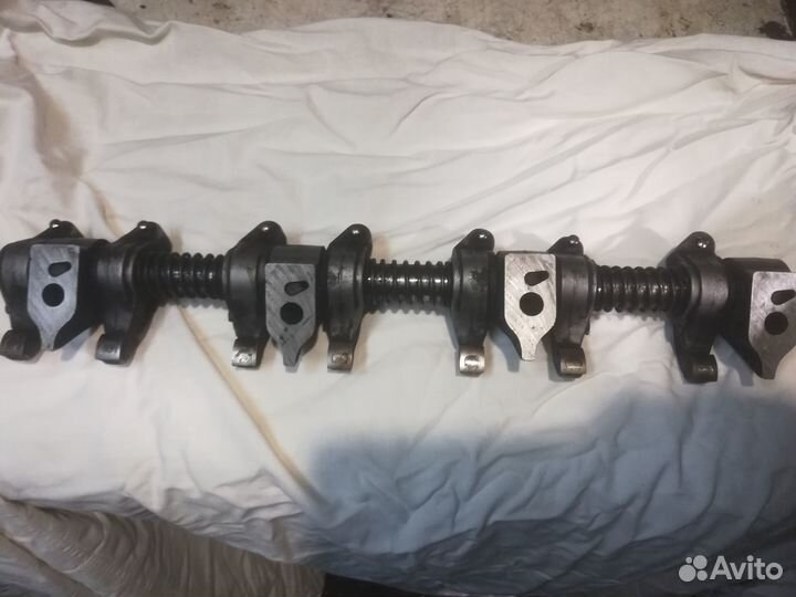 Ось с коромыслами 4JG1