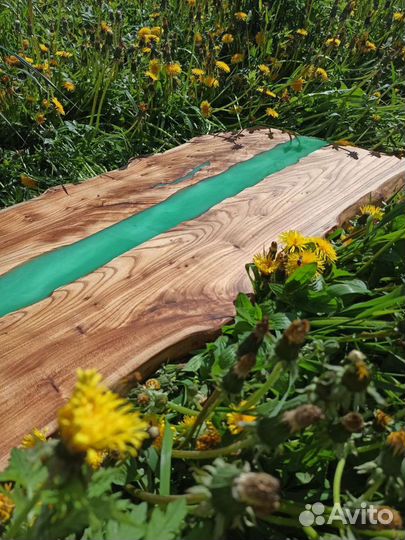 Кухонный стол река