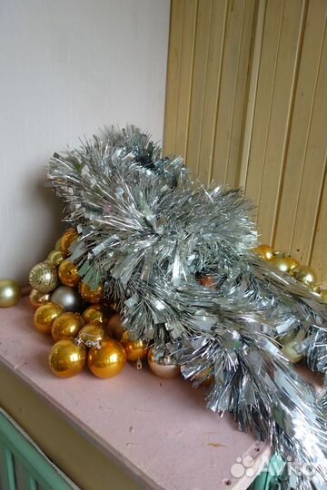 Шары новогодние много +мишура