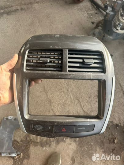 Рамка магнитолы Mitsubishi Asx