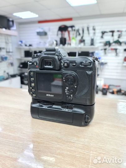 Фотоаппарат полупрофессиональный Nikon D200 (с45)